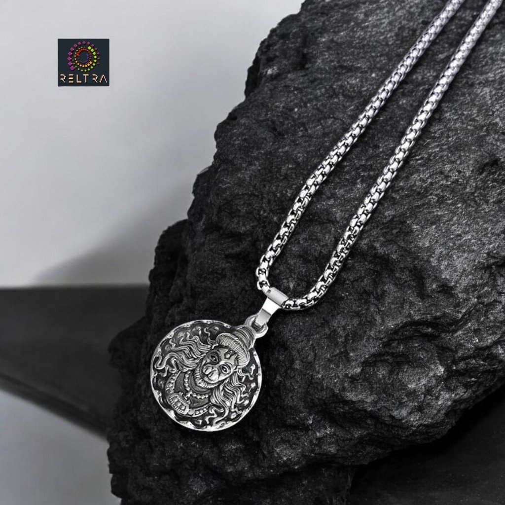 Material: mixed steel Color: silver Pendant Size: Width 28mm x Height 35mm More details: Antique Look hindu god divine blessing Hanumaan pendant, this is special… HANUMAN DESIGN KETTING